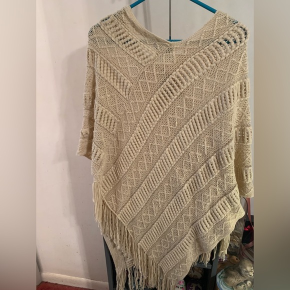 Black River knit cream colored poncho One Size NWT - Picture 6 of 6